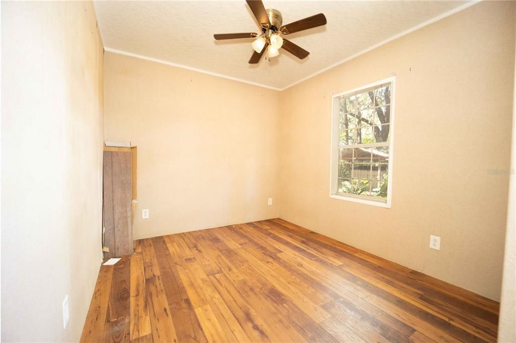 Recently Rented: $1,750 (3 beds, 2 baths, 1120 Square Feet)