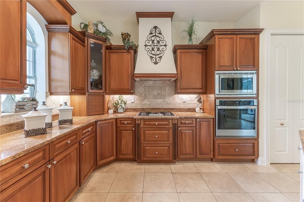 Recently Sold: $680,000 (3 beds, 2 baths, 2748 Square Feet)