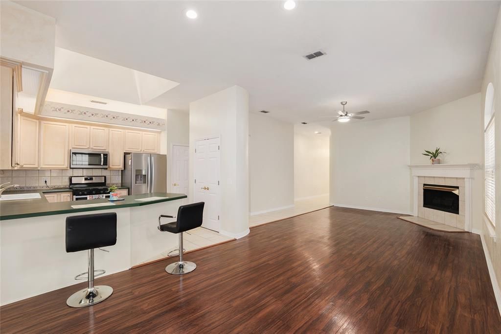 Recently Sold: $380,000 (3 beds, 2 baths, 1706 Square Feet)