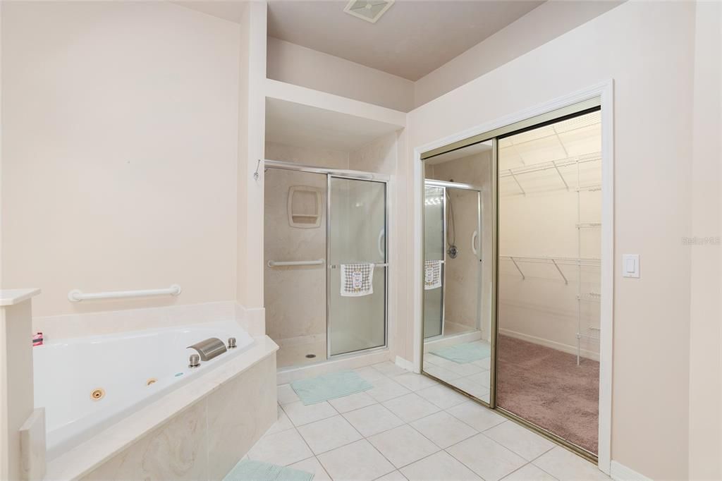 Recently Sold: $380,000 (3 beds, 2 baths, 1706 Square Feet)