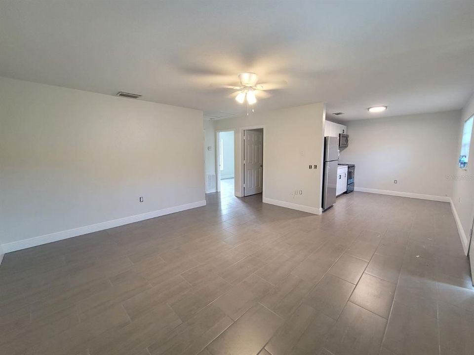 Recently Rented: $1,850 (2 beds, 1 baths, 784 Square Feet)