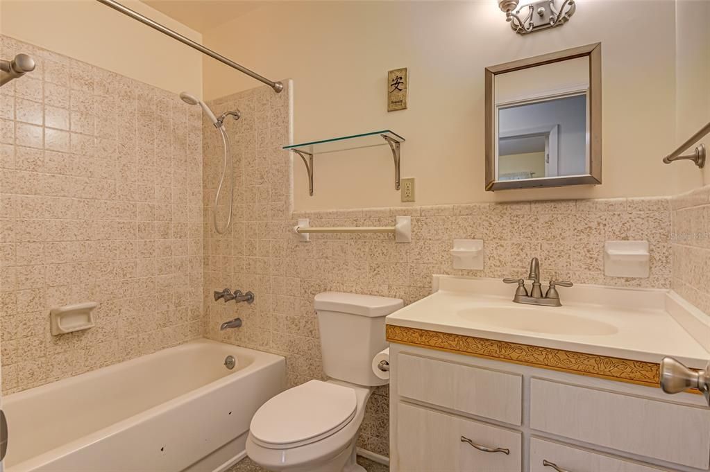 最近售出: $182,700 (3 贝兹, 2 浴室, 1360 平方英尺)