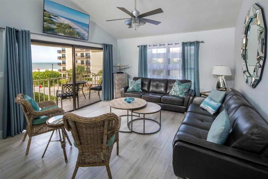 Recently Sold: $1,000,000 (2 beds, 2 baths, 1100 Square Feet)