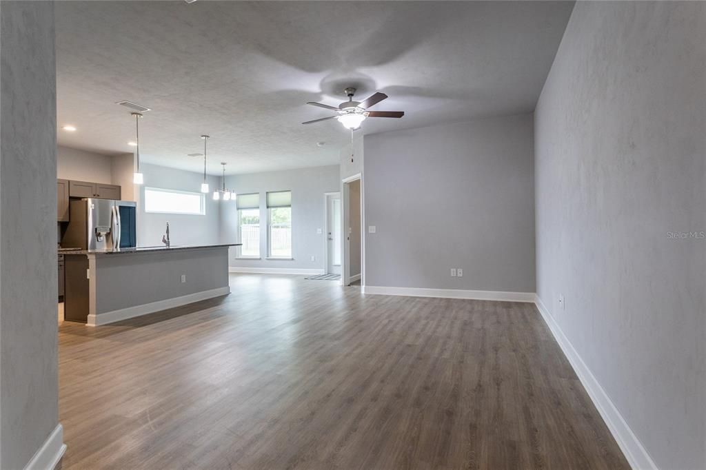 Recently Sold: $350,000 (3 beds, 2 baths, 1420 Square Feet)