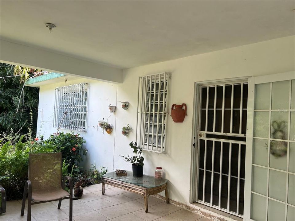 Recently Sold: $165,000 (1 beds, 1 baths, 1600 Square Feet)