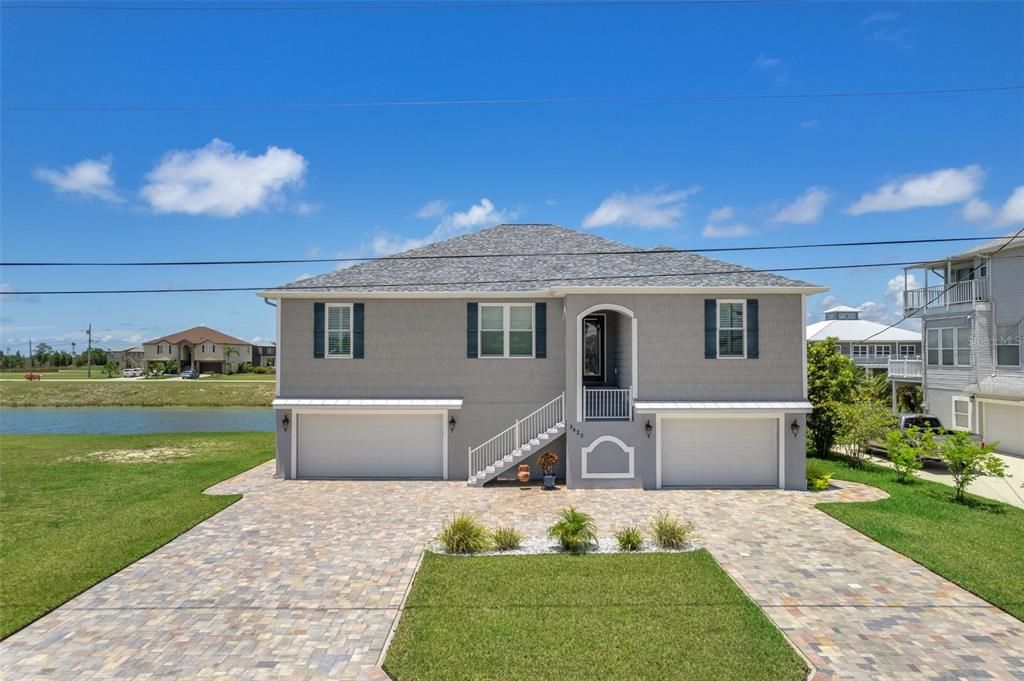 Recently Sold: $829,000 (3 beds, 2 baths, 2486 Square Feet)