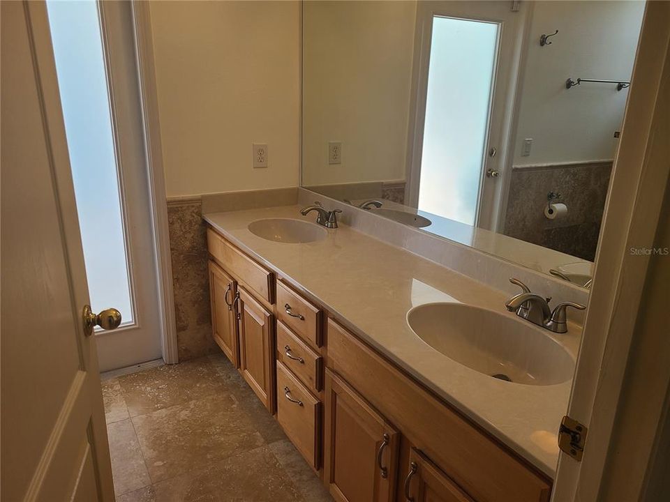 Недавно арендовано: $5,600 (4 спален, 3 ванн, 2220 Квадратных фут)