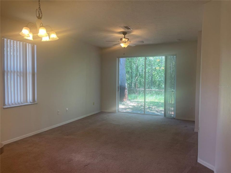 Recently Rented: $1,250 (2 beds, 2 baths, 1117 Square Feet)