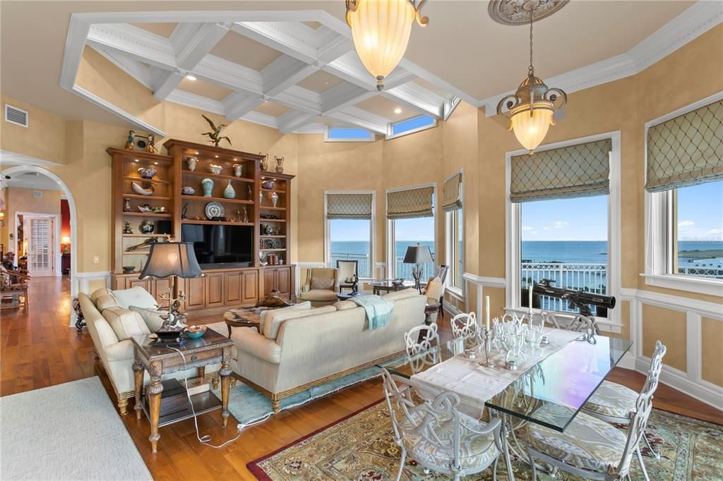 Recently Sold: $6,000,000 (5 beds, 5 baths, 5359 Square Feet)