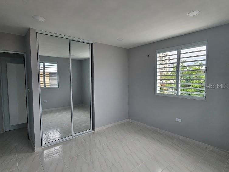 Activo con contrato: $485,000 (7 camas, 4 baños, 2749 Pies cuadrados)