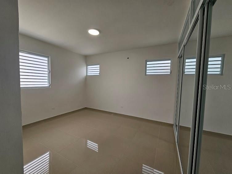 Activo con contrato: $485,000 (7 camas, 4 baños, 2749 Pies cuadrados)