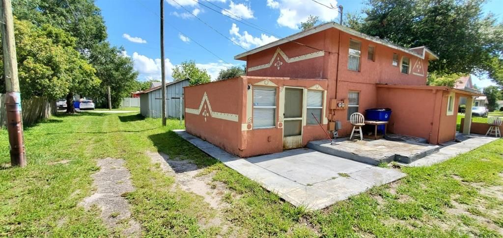 Recently Rented: $1,300 (2 beds, 1 baths, 800 Square Feet)