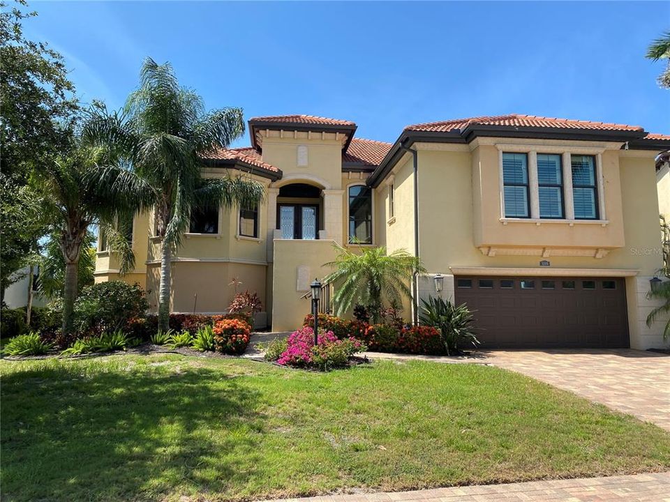 Recently Sold: $2,014,000 (4 beds, 5 baths, 4502 Square Feet)