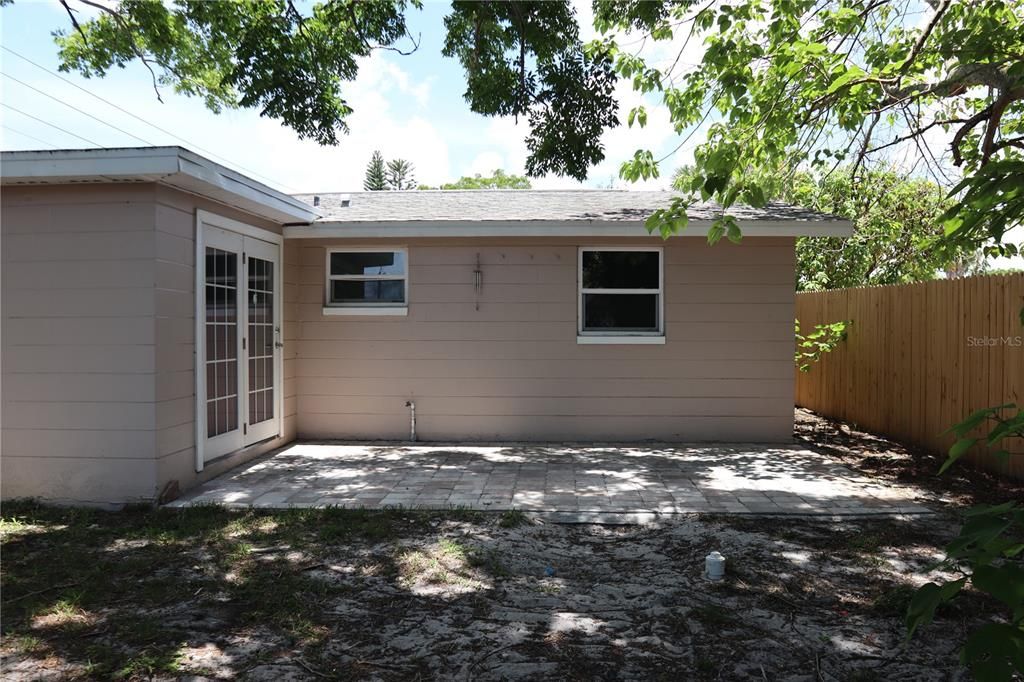 Recently Rented: $1,800 (3 beds, 2 baths, 1086 Square Feet)