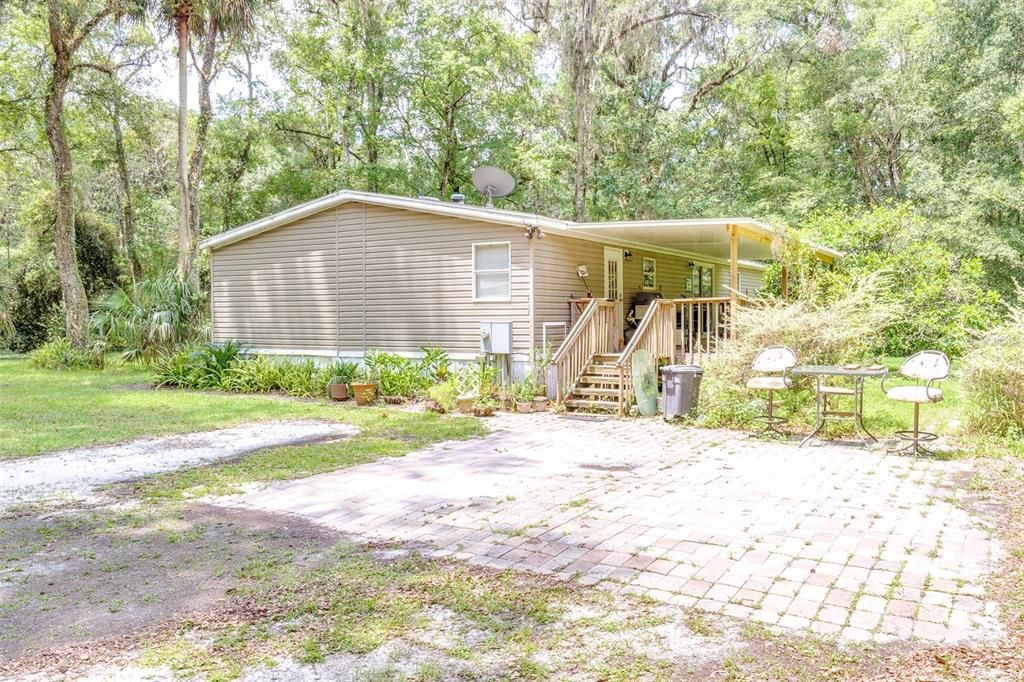 Recently Sold: $260,000 (3 beds, 2 baths, 1782 Square Feet)