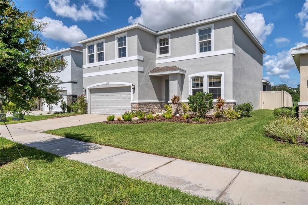 Recently Sold: $550,000 (4 beds, 3 baths, 2738 Square Feet)