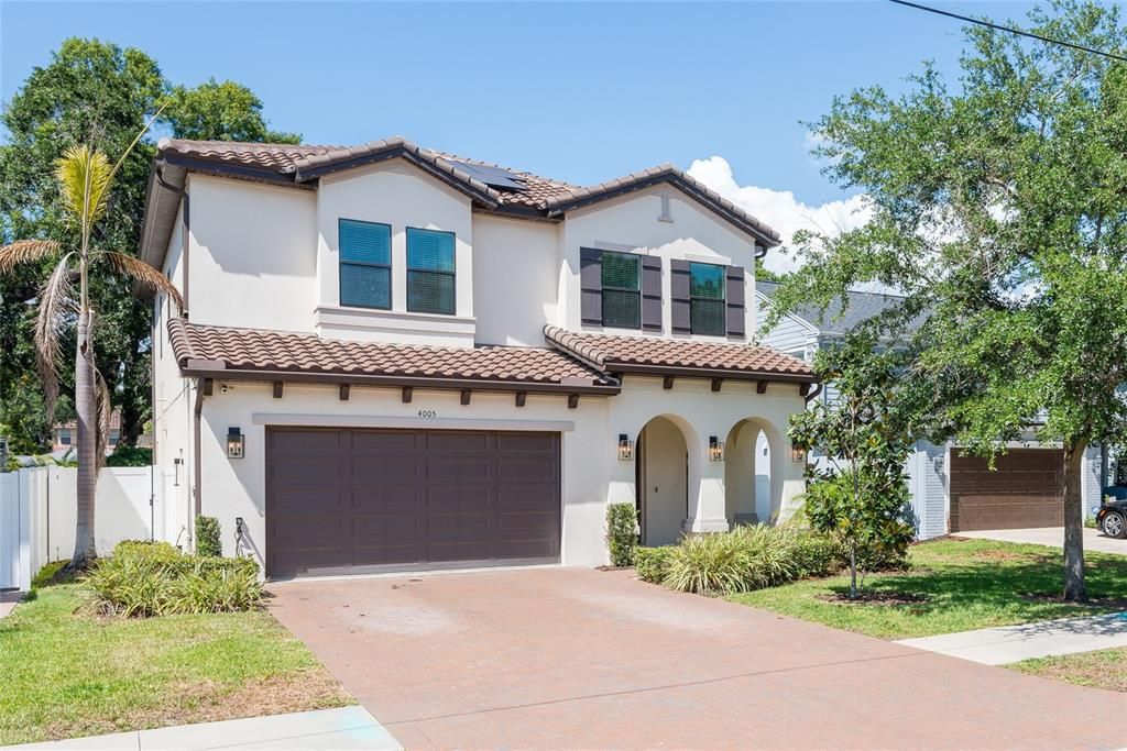 Recently Sold: $1,200,000 (4 beds, 3 baths, 2895 Square Feet)