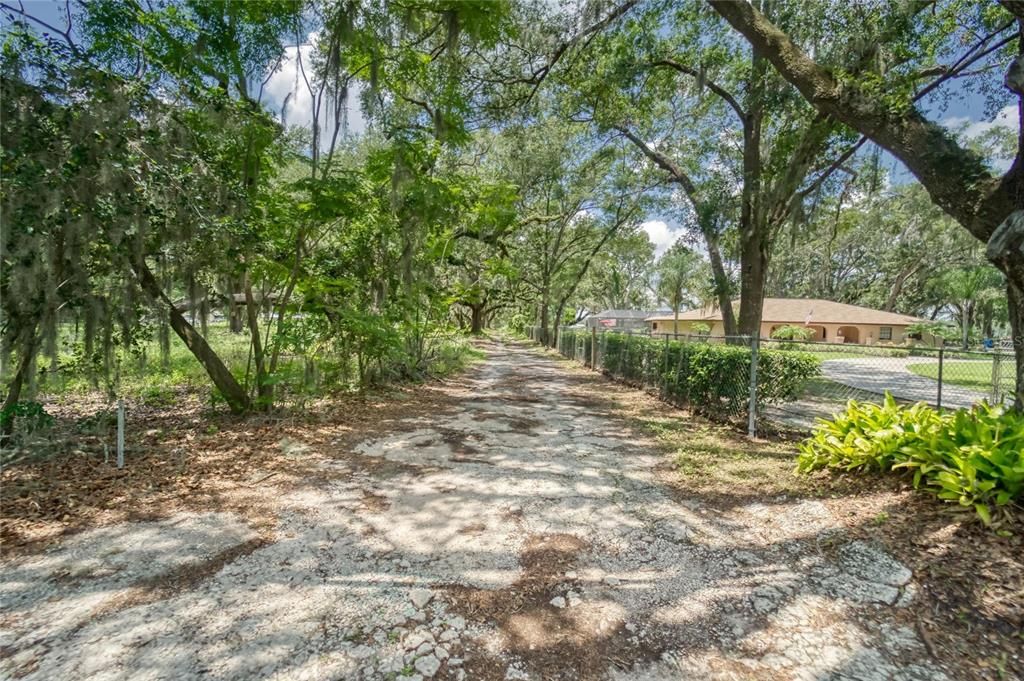 合同活跃: $379,900 (2.37 acres)