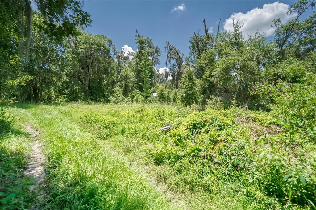 合同活跃: $379,900 (2.37 acres)