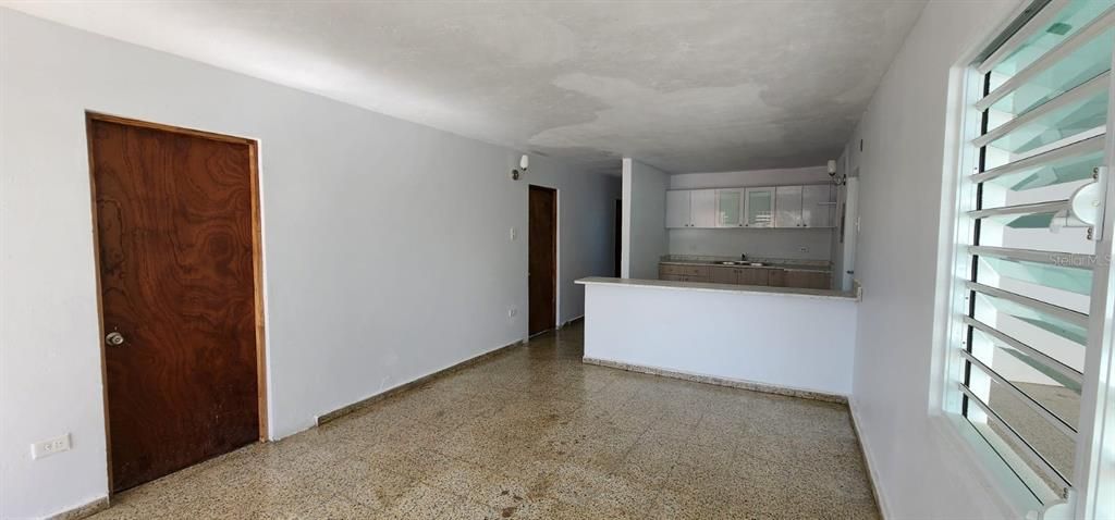 Vendido Recientemente: $120,000 (4 camas, 1 baños, 1000 Pies cuadrados)