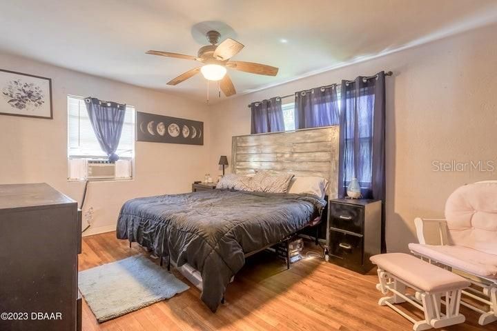 Recently Sold: $237,000 (2 beds, 1 baths, 1308 Square Feet)