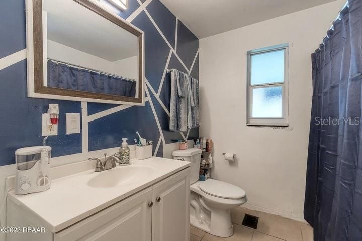 Recently Sold: $237,000 (2 beds, 1 baths, 1308 Square Feet)