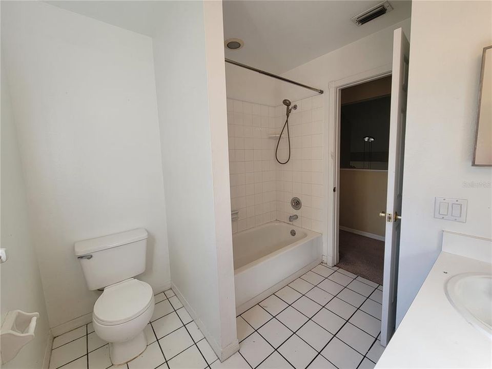 最近租的: $2,300 (3 贝兹, 2 浴室, 1820 平方英尺)