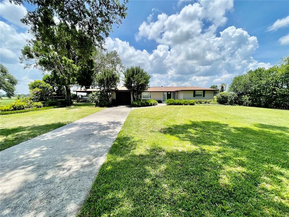 Recently Sold: $899,000 (2 beds, 2 baths, 1749 Square Feet)