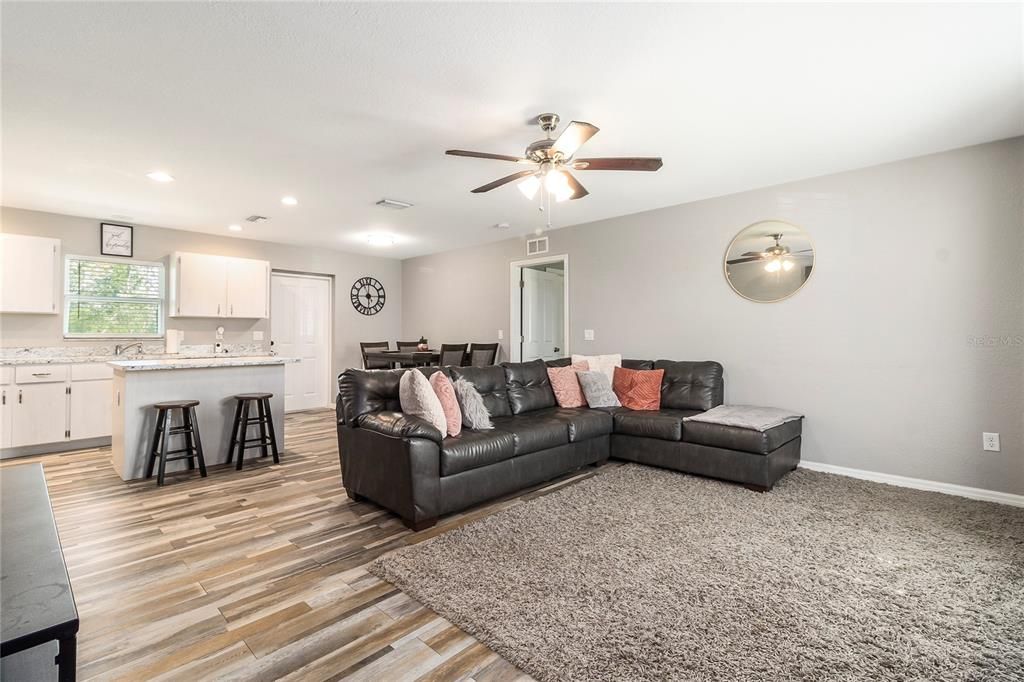 Recently Sold: $310,000 (3 beds, 2 baths, 1300 Square Feet)