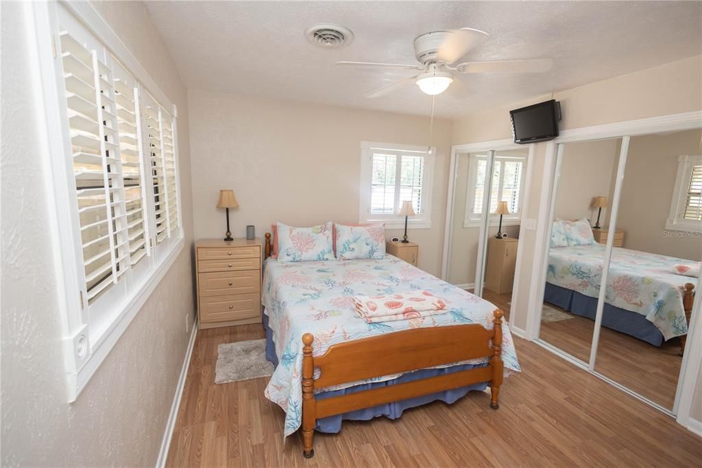 Recently Sold: $285,900 (3 beds, 2 baths, 1926 Square Feet)