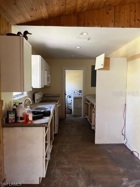 Recently Sold: $325,800 (2 beds, 2 baths, 1102 Square Feet)