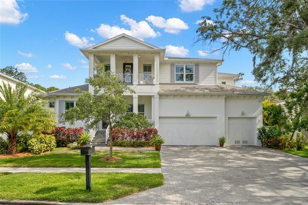 Recently Sold: $2,395,000 (5 beds, 4 baths, 4041 Square Feet)