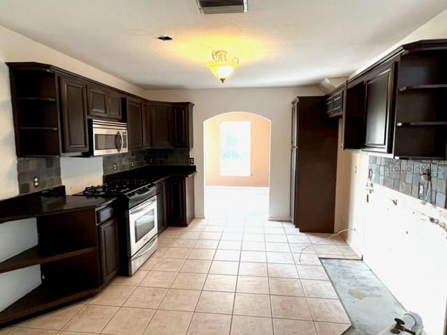 Recently Sold: $629,000 (3 beds, 2 baths, 2236 Square Feet)