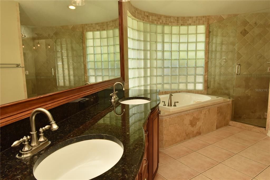 Недавно арендовано: $4,300 (5 спален, 3 ванн, 2854 Квадратных фут)