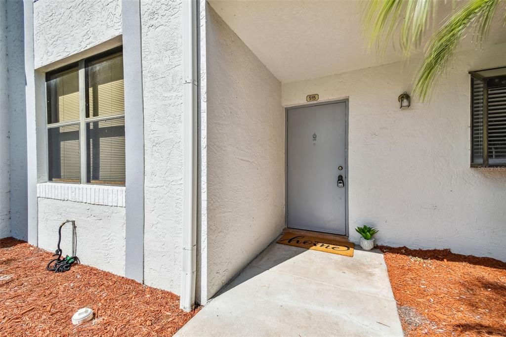 Recently Rented: $2,100 (2 beds, 2 baths, 1035 Square Feet)