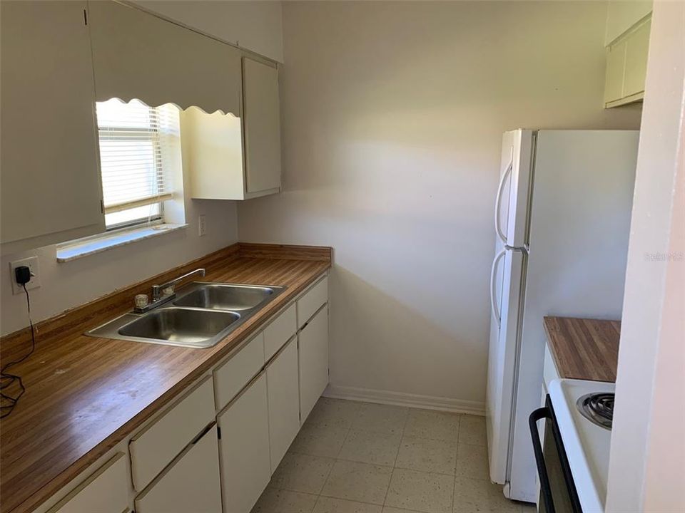 Active With Contract: $2,575,000 (44 beds, 0 baths, 27033 Square Feet)