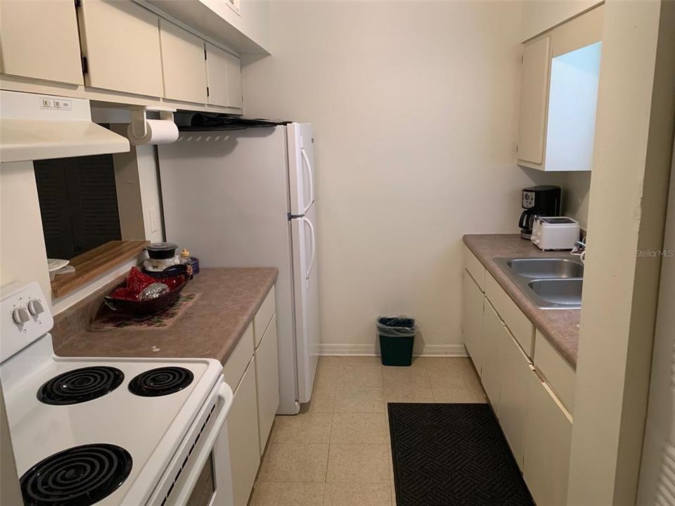 Active With Contract: $2,575,000 (44 beds, 0 baths, 27033 Square Feet)