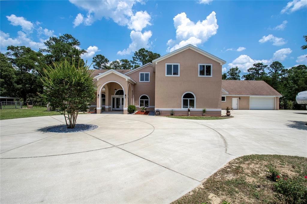 Recently Sold: $995,000 (4 beds, 3 baths, 4562 Square Feet)