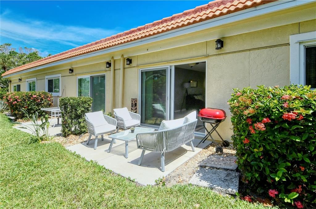 Recently Sold: $356,900 (1 beds, 1 baths, 912 Square Feet)