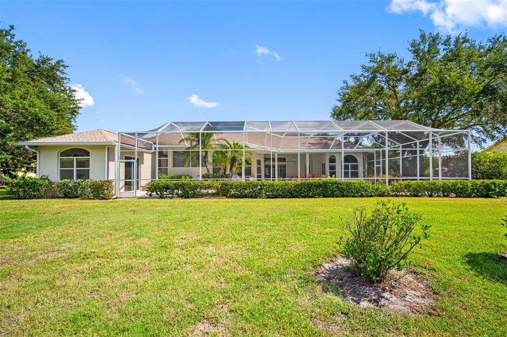 Recently Sold: $1,200,000 (5 beds, 4 baths, 4576 Square Feet)