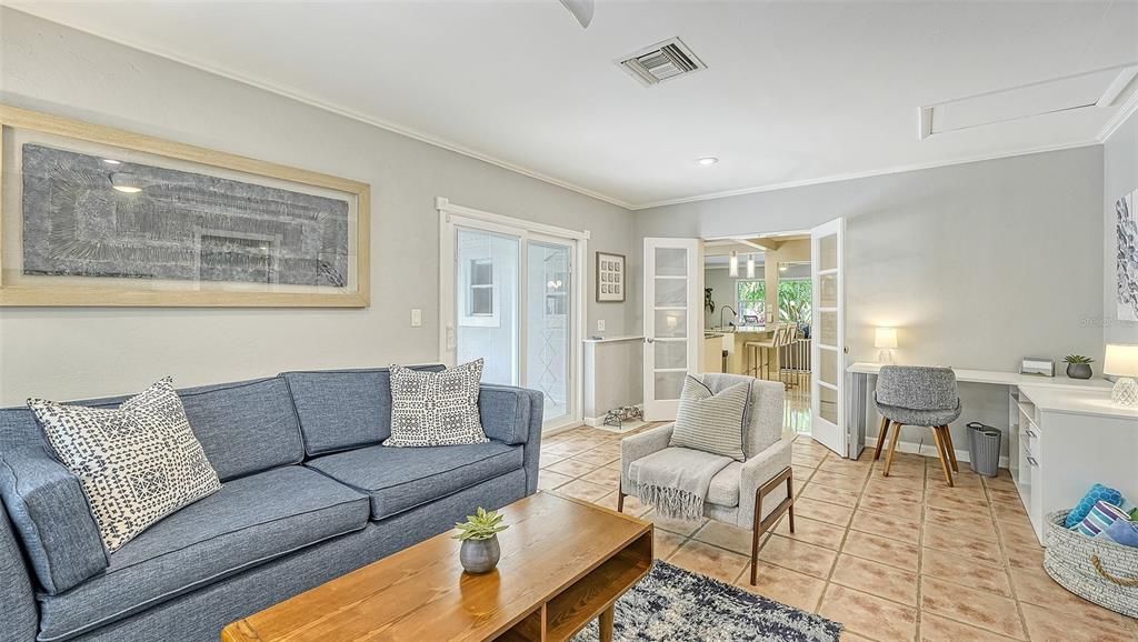 Recently Sold: $750,000 (3 beds, 2 baths, 1674 Square Feet)