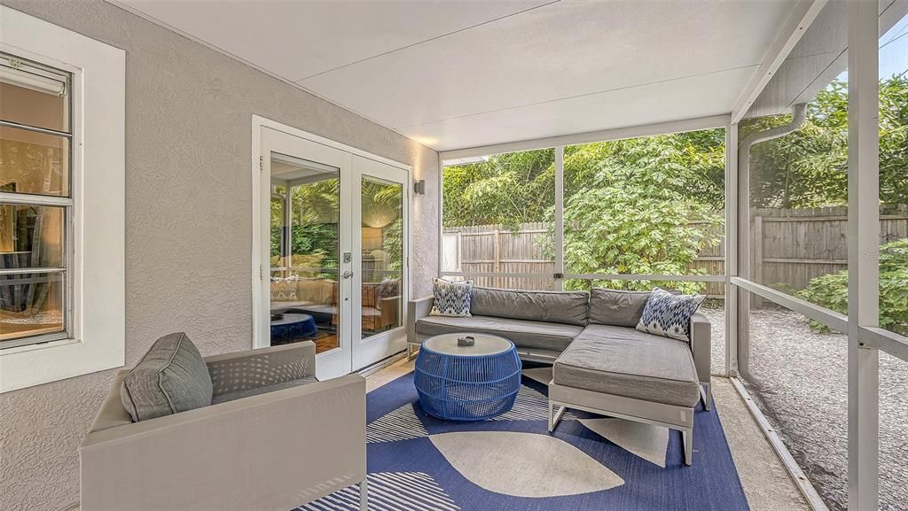 Recently Sold: $750,000 (3 beds, 2 baths, 1674 Square Feet)