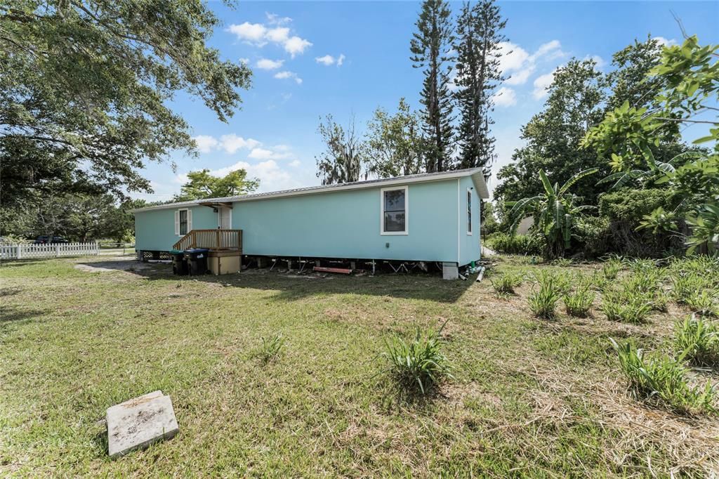 Recently Sold: $140,000 (2 beds, 2 baths, 941 Square Feet)