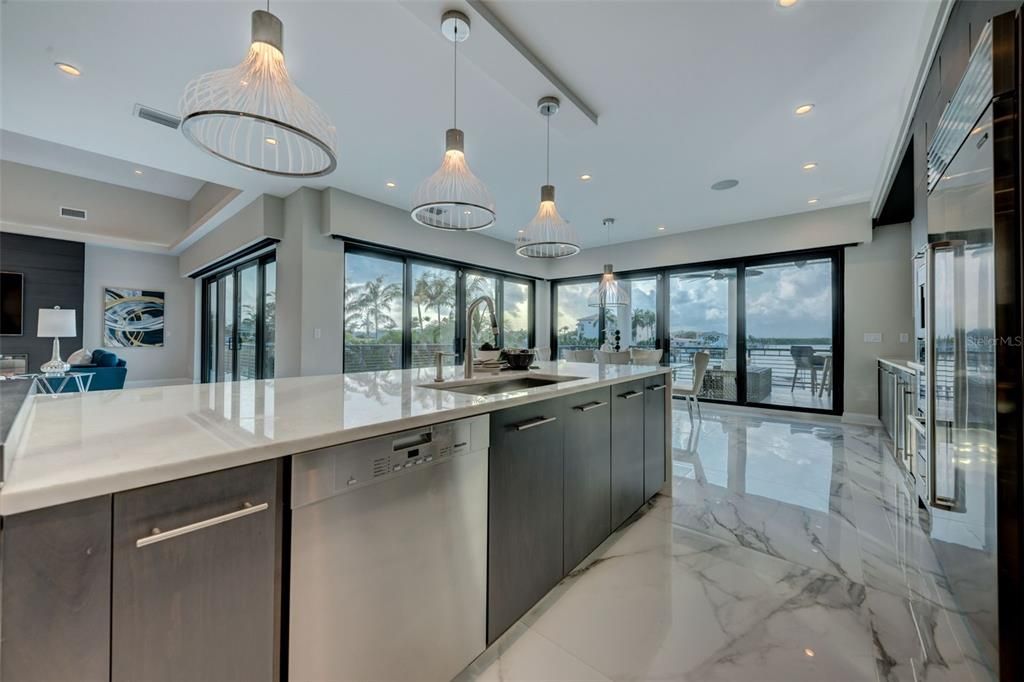 Recently Sold: $4,949,000 (4 beds, 4 baths, 3794 Square Feet)