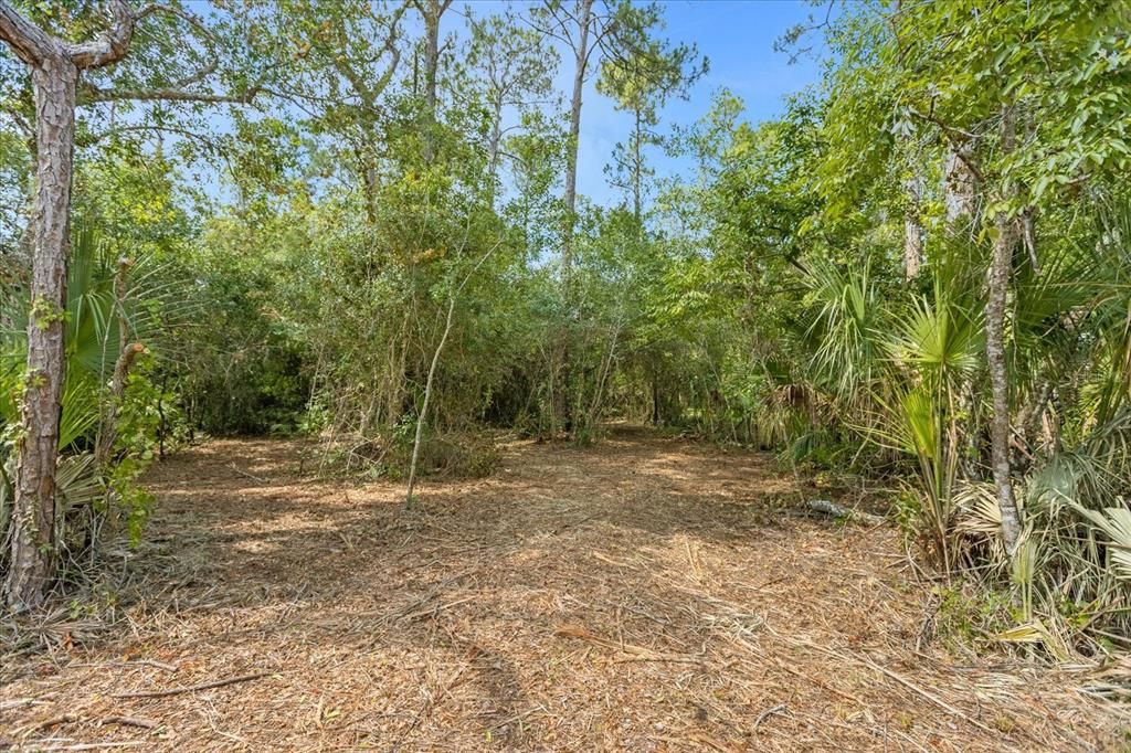 На продажу: $65,000 (0.94 acres)