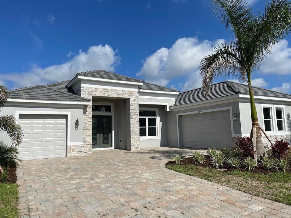 Recently Sold: $1,111,285 (3 beds, 3 baths, 2615 Square Feet)