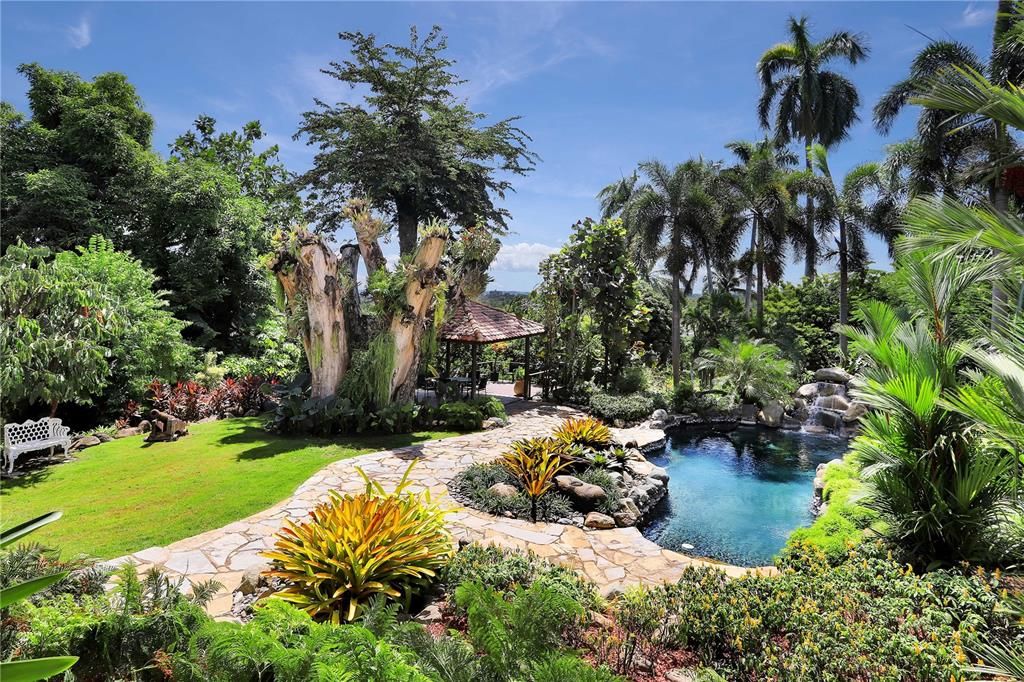 Recently Sold: $4,500,000 (5 beds, 4 baths, 5470 Square Feet)