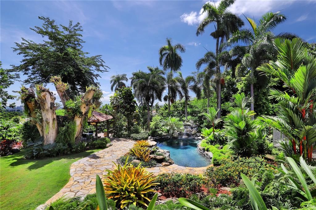 Recently Sold: $4,500,000 (5 beds, 4 baths, 5470 Square Feet)