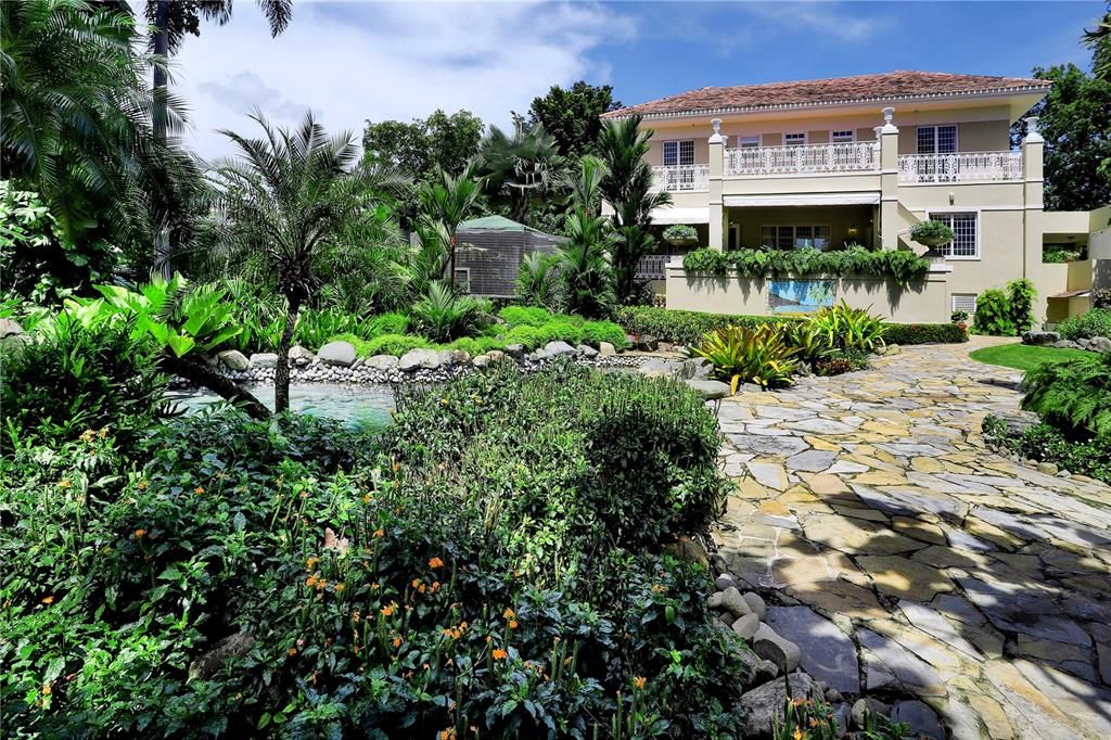 Recently Sold: $4,500,000 (5 beds, 4 baths, 5470 Square Feet)