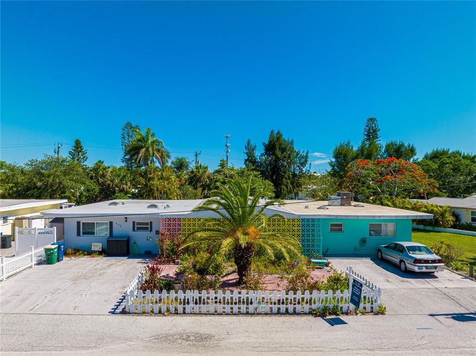 Recently Sold: $675,000 (2 beds, 2 baths, 1039 Square Feet)